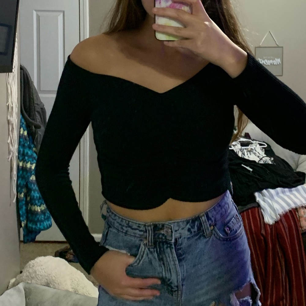 Black Off the Shoulder Crop top
